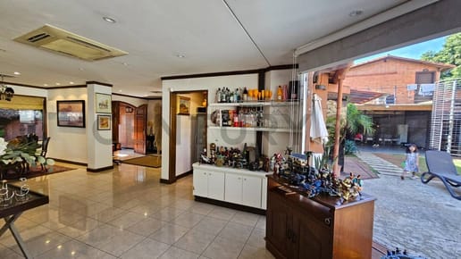 Imponente Propiedad En Venta – Mcal. López, Las Mercedes