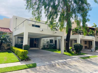 CASA EN ALQUILER - LA HACIENDA III ZONA NORTE