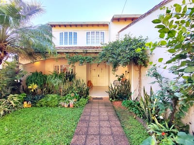 VENDO CASA EN BARRIO SAN VICENTE!!