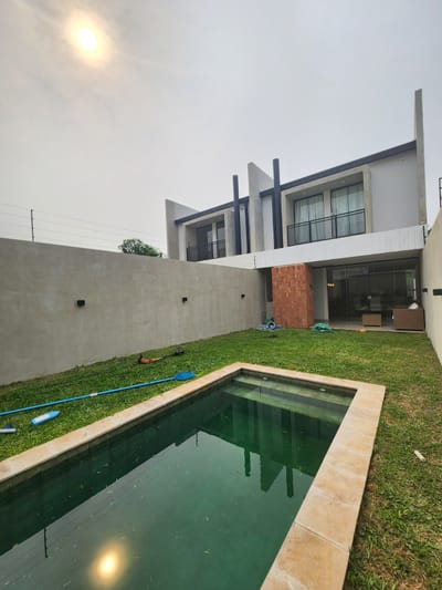 ALQUILAMOS HERMOSO DUPLEX EN LUQUE ZONA CONMEBOL - AMOBLADO