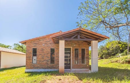 CASA A ESTRENAR EN LUQUE