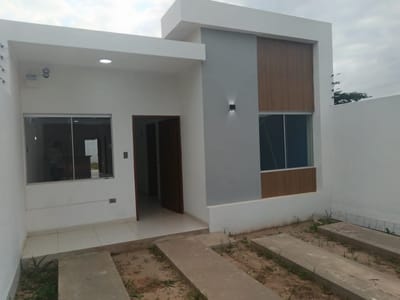 Casa Económica En Zona Este. A Tasa Oficial