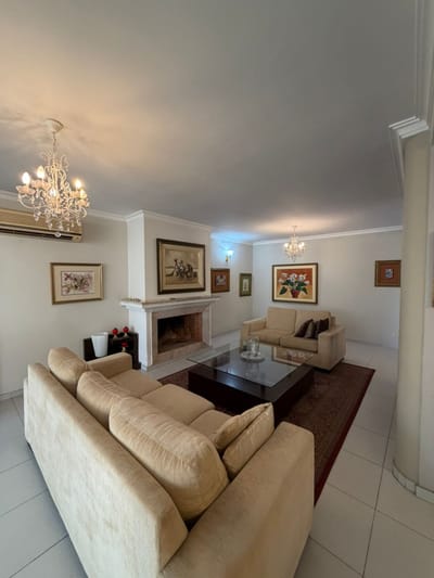 RESIDENCIA EN BARRIO MANORÁ — 3 DORMITORIOS EN SUITE CON PISCINA Y SAUNA 