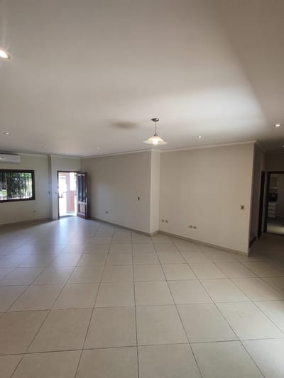 Alquilo Casa de 3 Habitaciones en Suite. Mcal Estigarribia. COD 096