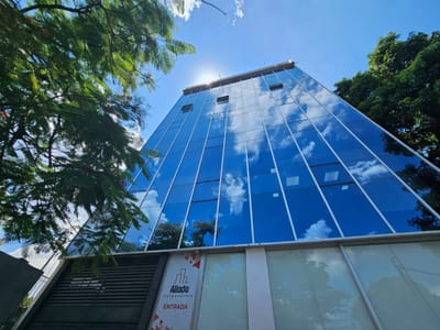 ALQUILO OFICINA CORPORATIVA SOBRE AVDA. REPÚBLICA ARGENTINA