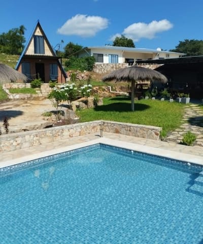 Casa estilo Resort en Emboscada