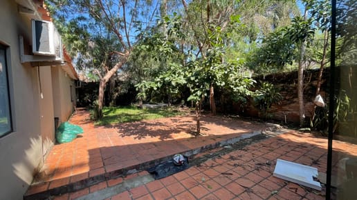 ALQUILO RESIDENCIA PARA VIVIENDA U OFICINA EN BARRIO LOS LAURELES-ASUNCION