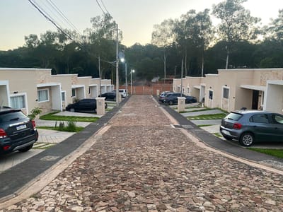 VENDO CASA EN CONDOMINIO YERUTI LUQUE BO MARAMBURE