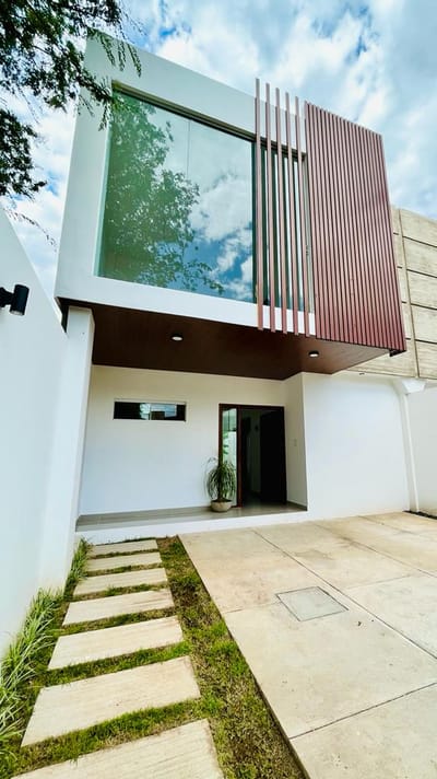 HERMOSAS CASAS A ESTRENAR  AV. ALEMANA ENTRE 2DO Y 3ER ANILLO