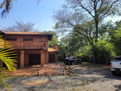 VENDO RESIDENCIA EN BO. SAN CRISTOBAL  1.100.000 USD