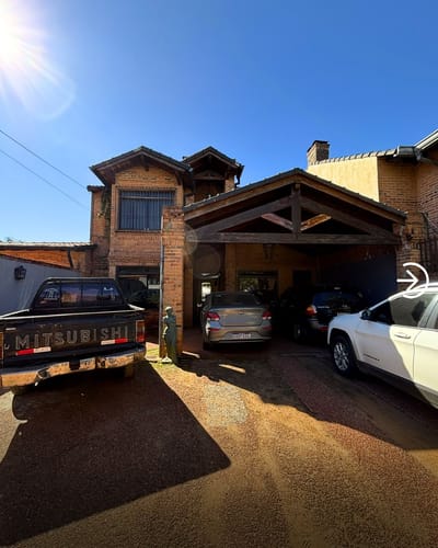 En venta amplia casa en el barrio Mbocayaty de Asunción