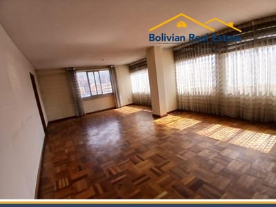 AMPLIO Y SOLEADO DEPARTAMENTO EN PLENA AV. ARCE CERCA PLAZA DEL ESTUDIANTE 