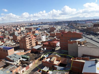 CASA sobre Av. 6 DE MARZO