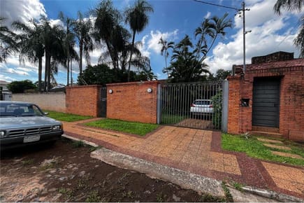 Vendo casa detras del paseo Galeria