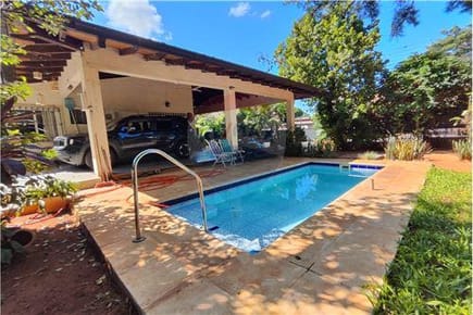 Vendo casa amplia en Fernando de la mora