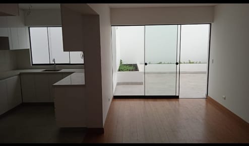 Vendo lindo Dpto Duplex de estreno en Chacarilla - Surco frente a parque.
