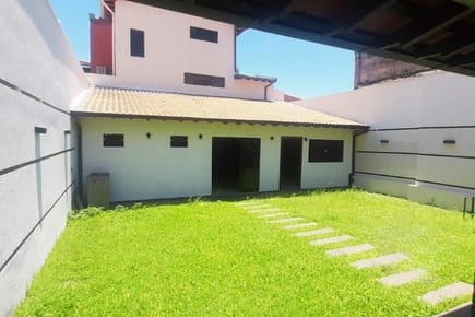 ALQUILER – CASA PARA OFICINA EN LOS LAURELES