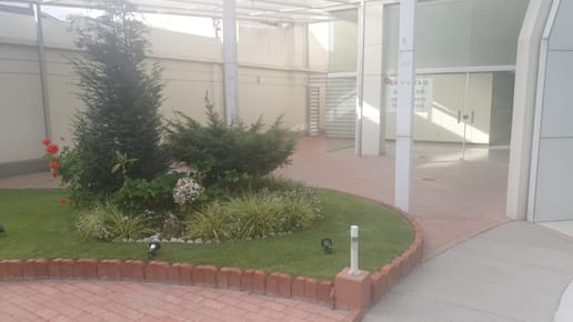 Local Comercial en alquiler en Calacoto ideal para todo tipo de negocio