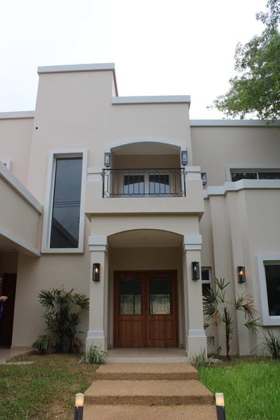 **Vendo Hermosa Residencia A Estrenar En El Yacht Y Golf Club Paraguayo**