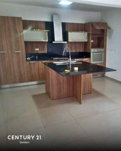 VENDO CASA EN LOS LAURELES