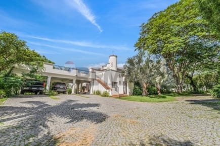 VENDO HERMOSA RESIDENCIA EN MARIANO ROQUE ALONSO