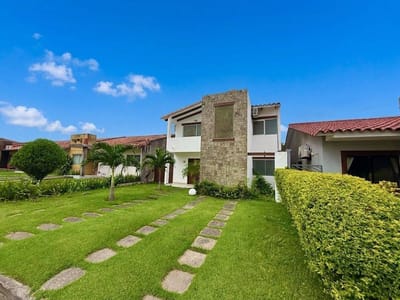 CASA EN VENTA, CONDOMINIO SANTA FE, AV. MONTECRISTO.
