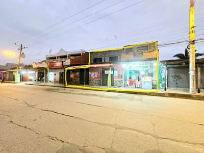 Inmueble # 304 CASA COMERCIAL EN VENTA, SOBRE AVENIDA LUJAN