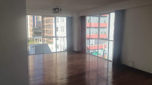 Departamento en Alquiler de 2 dormitorios en Calacoto