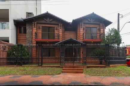 VENDO CASA DE 5 HABITACIONES EN VILLA AURELIA EN ASUNCION