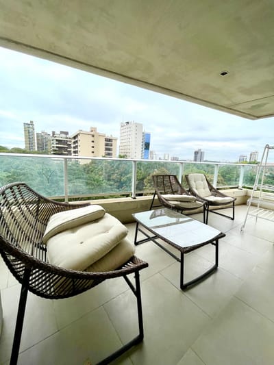 En Venta - Departamento De 2 Dormitorios + Servicio En Palacio De Los Patos
