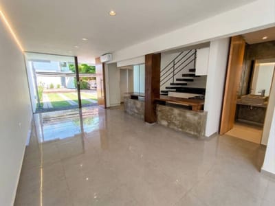 Disponible: dúplex a estrenar de 4 dormitorios en Fernando de la Mora zona norte