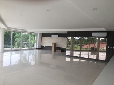 ESPECTACULAR DEPARTAMENTO FRENTE AL CLUB DE GOLF