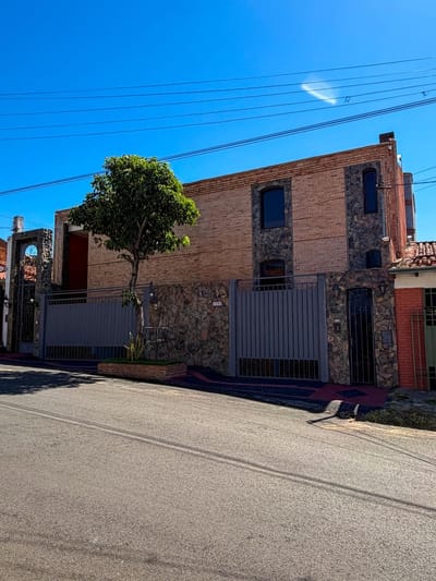 Vendo casa en Barrio Jara 
