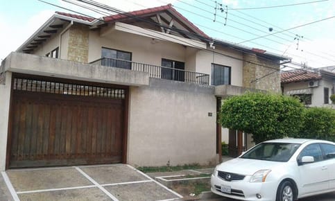 CASA EN ALQUILER 