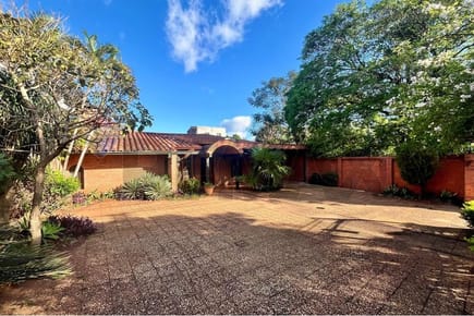 Vendo casa sobre Avda. General Santos 