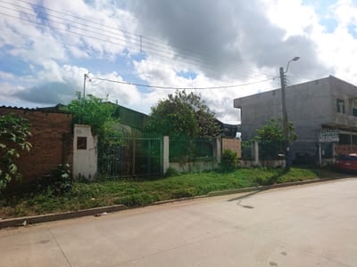 Vivienda con galpón y tinglado
