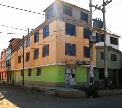 VENTA DE AMPLIA CASA