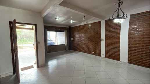 ALQUILO DUPLEX -ZONA  LAURELTY  LUQUE. SHY