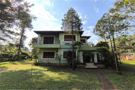 Casa Quinta con 12 Dptos en Venta - Encarnación.