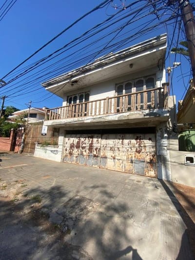VENDO TERRENO CON CASA EN BARRIO JARA SOBRE LA CALLE PITIANTUTA, ASUNCION