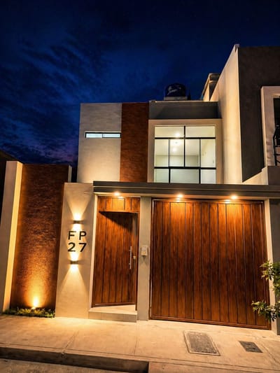 CASA DE ESTRENO EN VENTA - URBANIZACION BOULEVARD PARK PLAZA