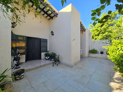 Vendo Amplia Vivienda En Trinidad - Zon Molas Lopez Y Artigas