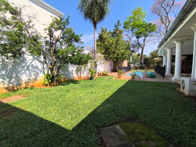 Vendo Residencia Exclusiva En Barrio Mburucuyá Mas De 1.100 Mt2