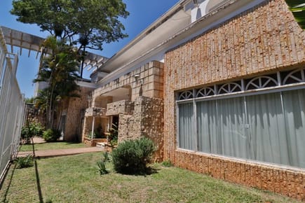 VENDO AMPLIA RESIDENCIA EN ZONA SEMINARIO
