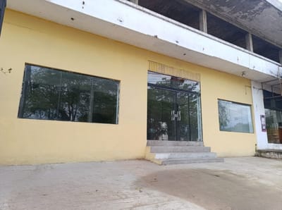 Alquilo Excelente Propiedad Corporativa - Comercial sobre Av. Cadete Boquerón