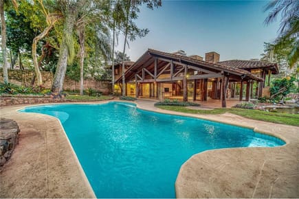 HERMOSA RESIDENCIA DE 1580M2 EN BARRIO CARMELITAS