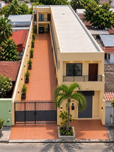 CASA, EXCELENTE UBICACION, OESTE