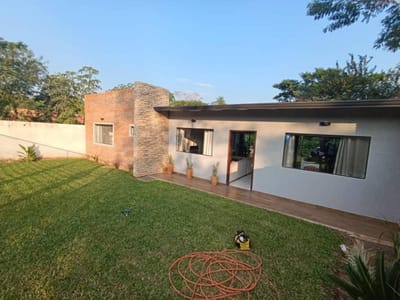 VENDO CASA ZONA SANBER COUNTRY CLUB