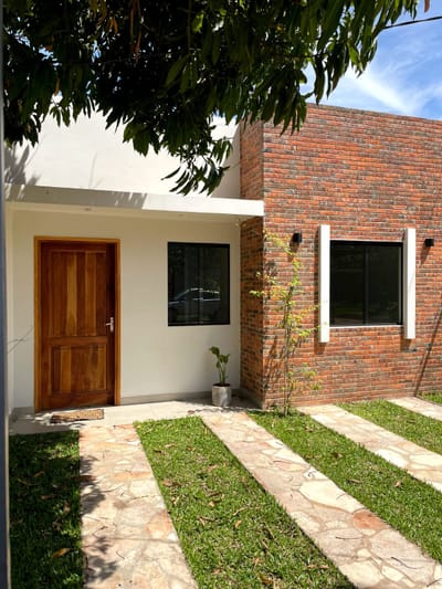 Ultima casa tipo chalet disponible en venta en Luque!