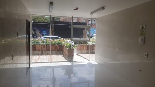 Alquiler de local comercial en Calacoto